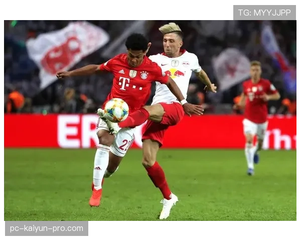 拜仁慕尼黑边路犀利，但过度依赖个人突破的现象，正逐步反映在球队整体进攻的稳定性上