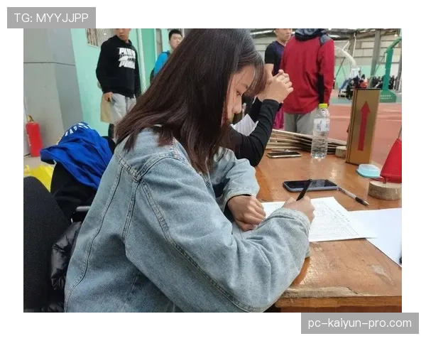 篮球前场规则包含哪些具体内容以及裁判如何进行违例判罚